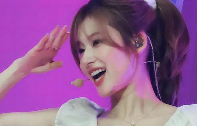 트와이스 사나