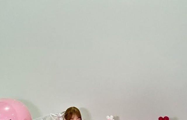 윤 (스테이씨)