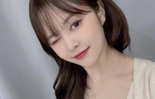 EVERGLOW Jiwon