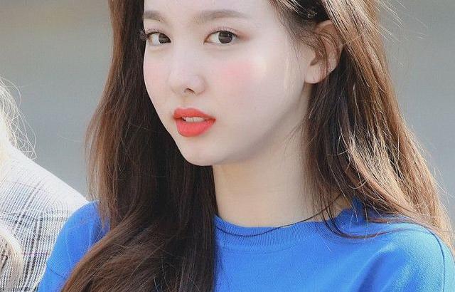 트와이스 볼빨간 나연