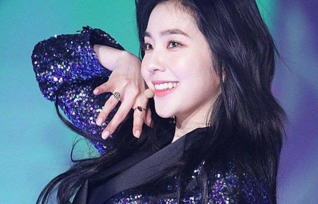 블링블링한 의상입은 아이린