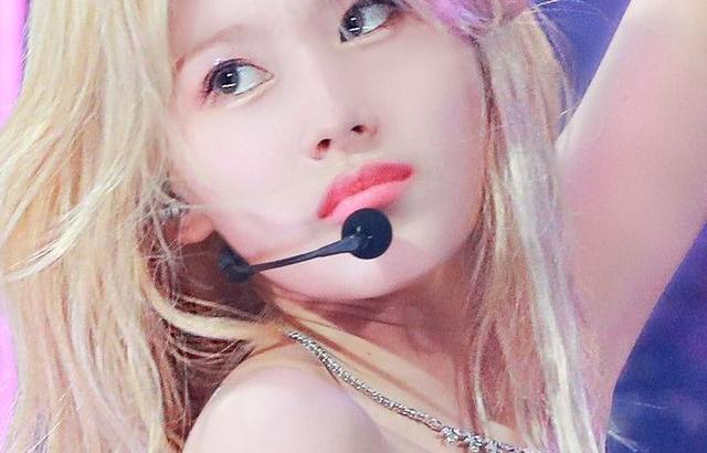 트와이스 사나