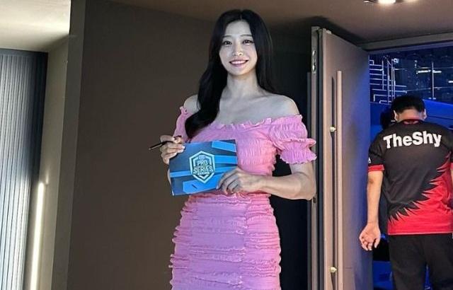 김희주 아나운서