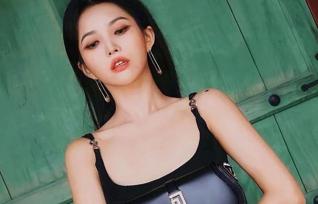 (G)I-DLE SOYEON
