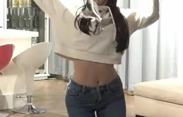 꽉 찬 청바지 뒤태 베리굿 조현