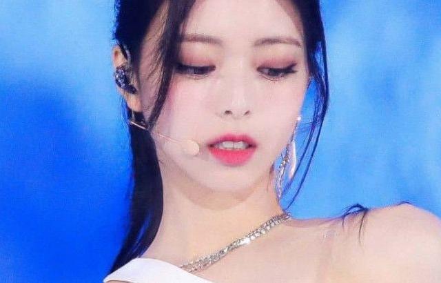 보자마자 숨이 턱 막히게 만드는 ITZY 유나