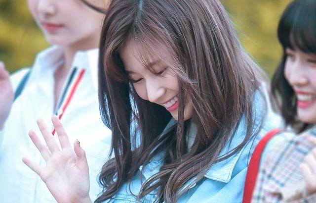 트와이스 사나