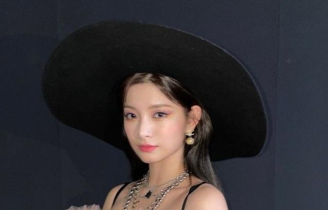 EVERGLOW 왕이런