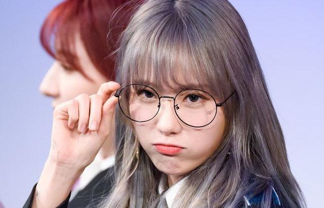 안경 낀 루다 한컷