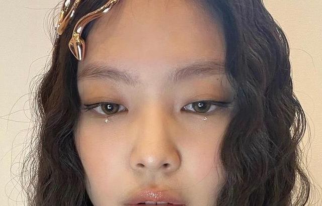 BLACKPINK JENNIE