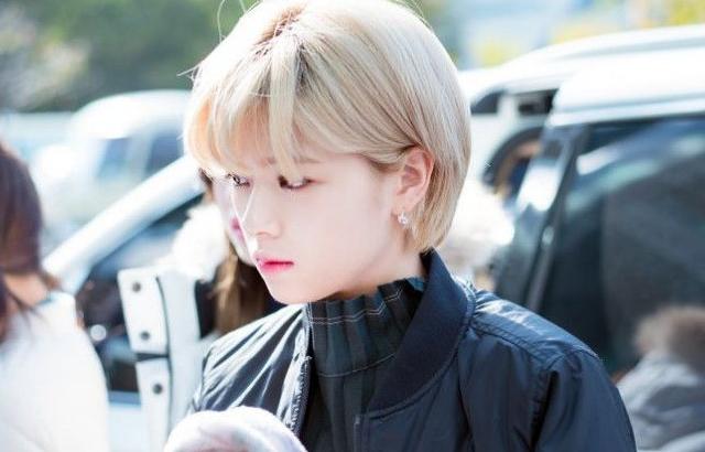 정연 옆모습 주의