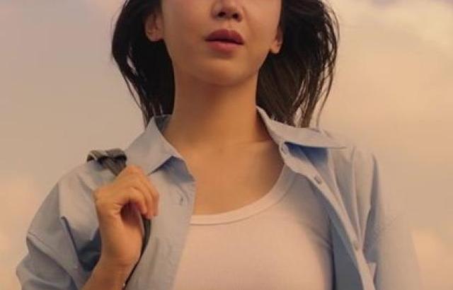 셔츠 풀어헤친 신혜선