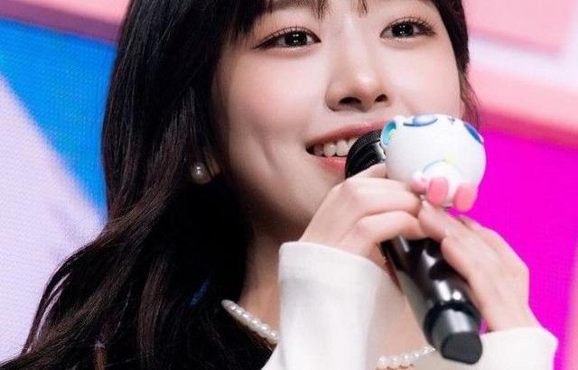 안유진