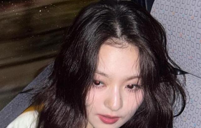프로미스나인 이나경
