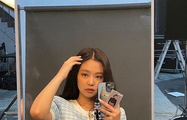 BLACKPINK JENNIE