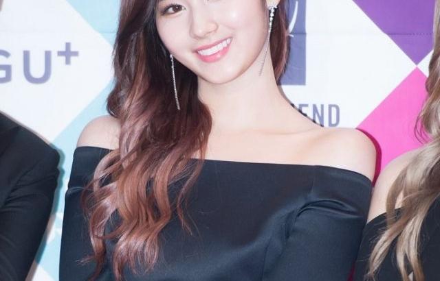 트와이스 사나