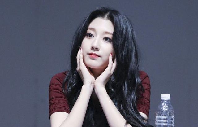 러블리즈 꽃받침고란 정예인