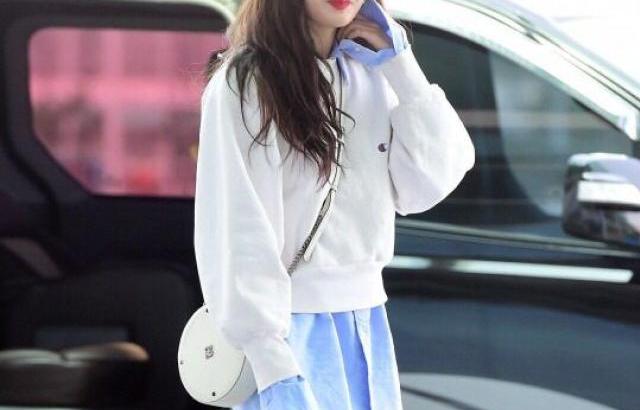 오늘 현아 공항패션