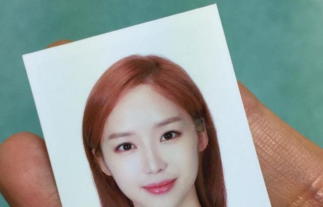 윤태진 증명사진.jpg