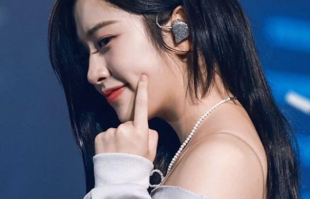 안유진