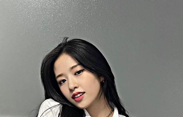 IVE AN YUJIN