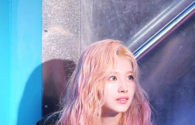 라이더 자켓 젖은 머리 사나