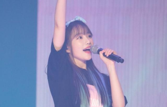 아이즈원 조유리 최예나, 공항 외 (26 p)