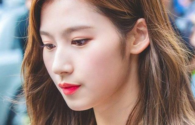 높은 산 깊은골 적막한