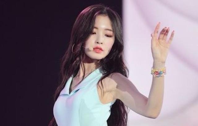 OH MY GIRL Arin