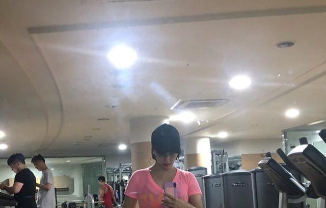 헬스장 셀카 나비