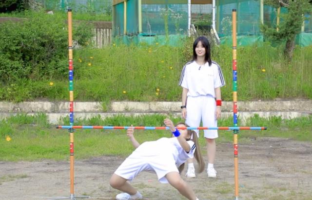 몸 접어서 림보 우승하는 쯔위