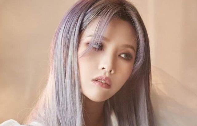 (G)I-DLE SOYEON