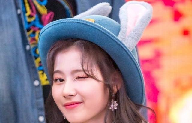 트와이스 사나