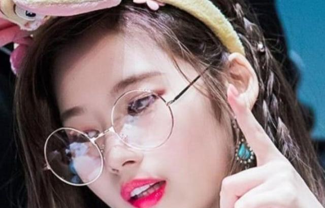 트와이스 사나