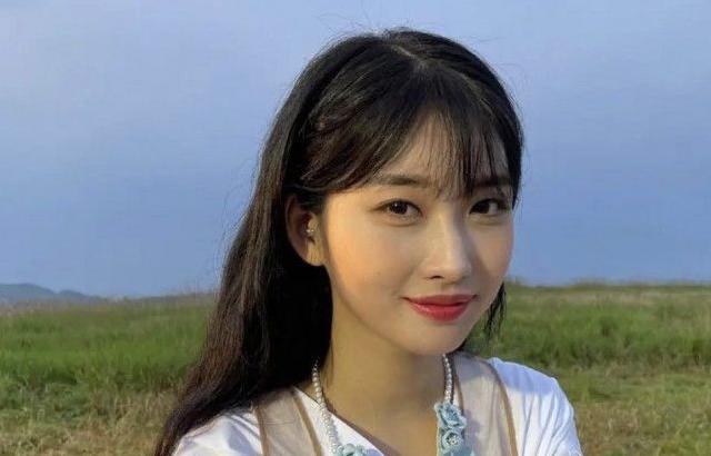 EVERGLOW 김시현