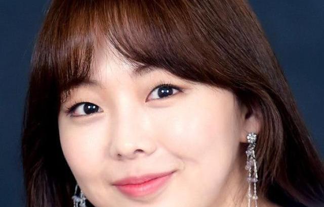 금새록