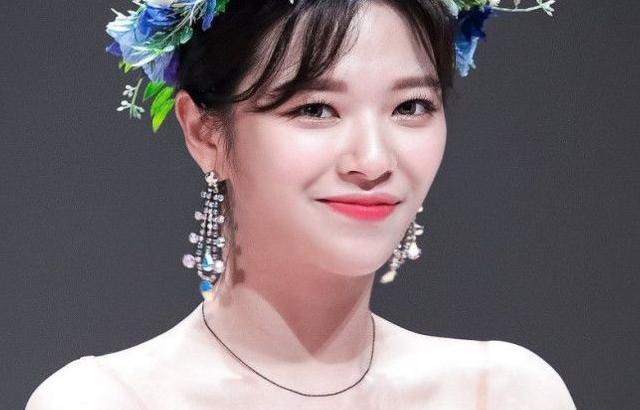 화관 쓴 미모의 정연