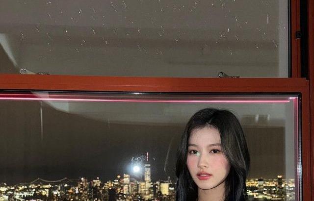 TWICE SANA