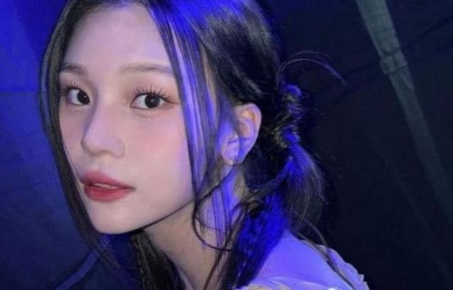 VIVIZ 엄지