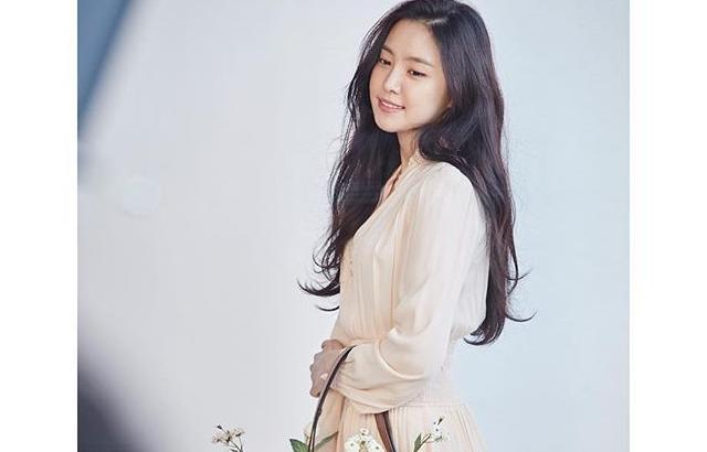 Son Na Eun