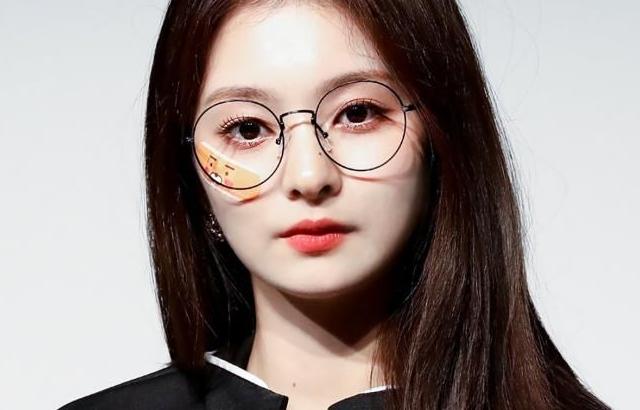 프로미스나인 이나경