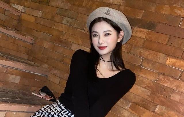 EVERGLOW 이런