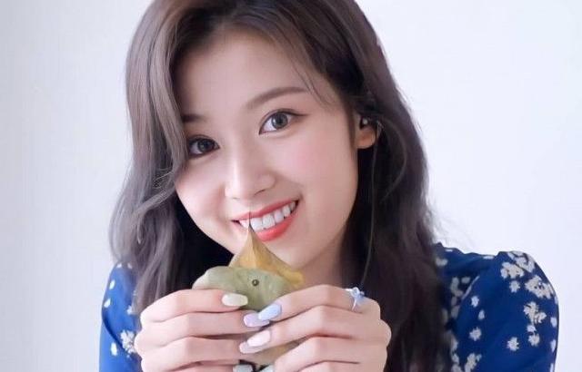 TWICE 사나