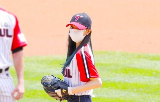 LG 트윈스 시구 유나