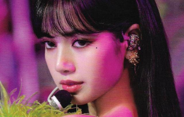 BLACKPINK LISA