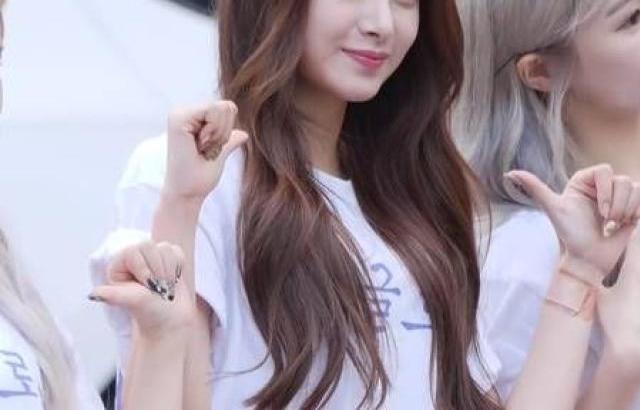 흰티 청팬츠 이런