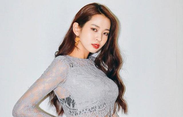 모델 홍다솜