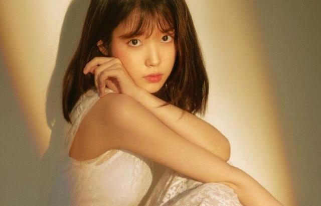아이유 데이즈드 2018 5월호 화보 고화질