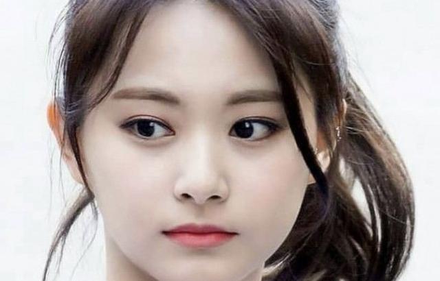 톰브라운 쯔위