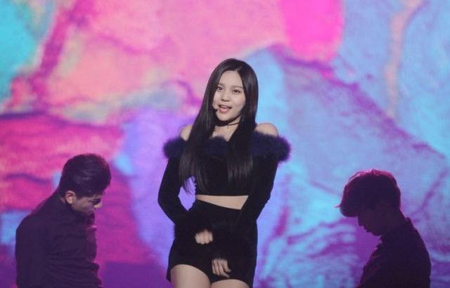 여자친구 엄지